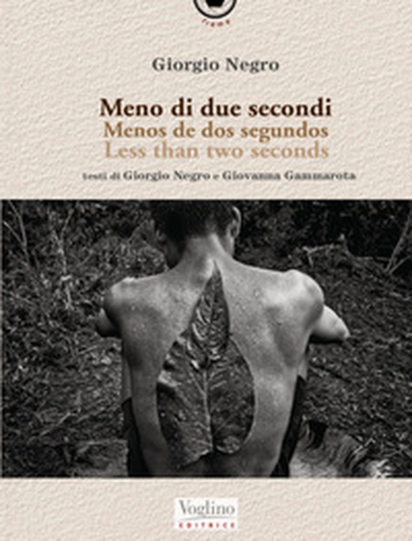 Meno di due secondi. Ediz. italiana, spagnola e inglese - Librerie.coop Meno di due secondi. Ediz. italiana, spagnola e inglese - Librerie.coop