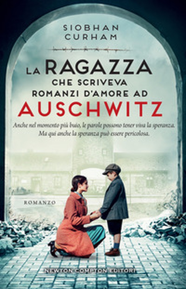 La ragazza che scriveva romanzi d'amore ad Auschwitz - Librerie.coop La ragazza che scriveva romanzi d'amore ad Auschwitz - Librerie.coop