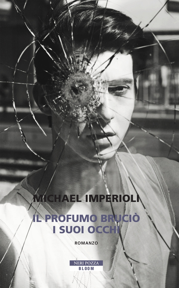 Il profumo bruciò i suoi occhi - Librerie.coop Il profumo bruciò i suoi occhi - Librerie.coop