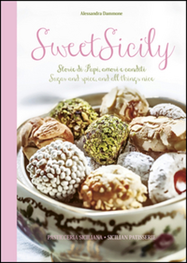 Sweet Sicily. Storie di pupi, amori e canditi. Sugar and spice, and all things nice. Ediz. italiana e inglese - Librerie.coop Sweet Sicily. Storie di pupi, amori e canditi. Sugar and spice, and all things nice. Ediz. italiana e inglese - Librerie.coop